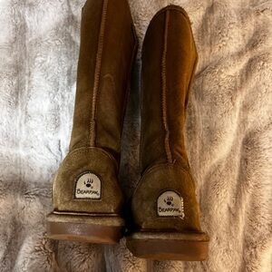 Brown bear paw high boots